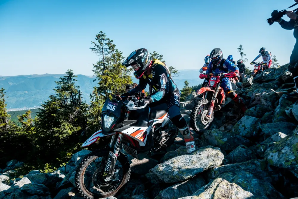 Dieter Rudolf urcă pe podium la Red Bull Romaniacs, Mitch Brightmore termină pe 5