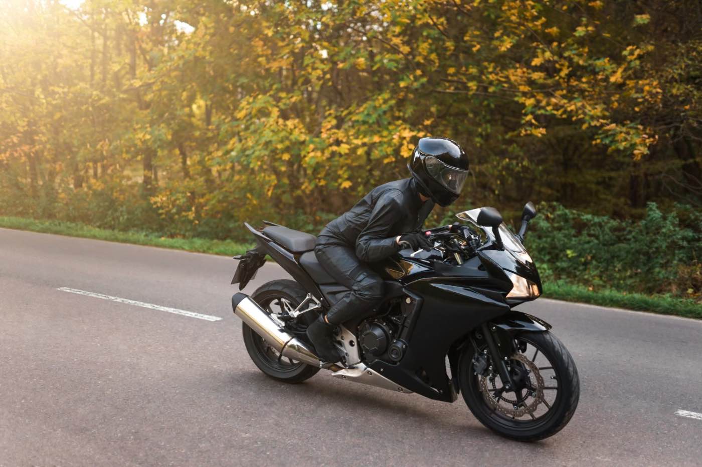 Ce motocicletă sport se recomandă pentru începători în 2026? ​​6 opțiuni ideale pentru aventuri pe două roți