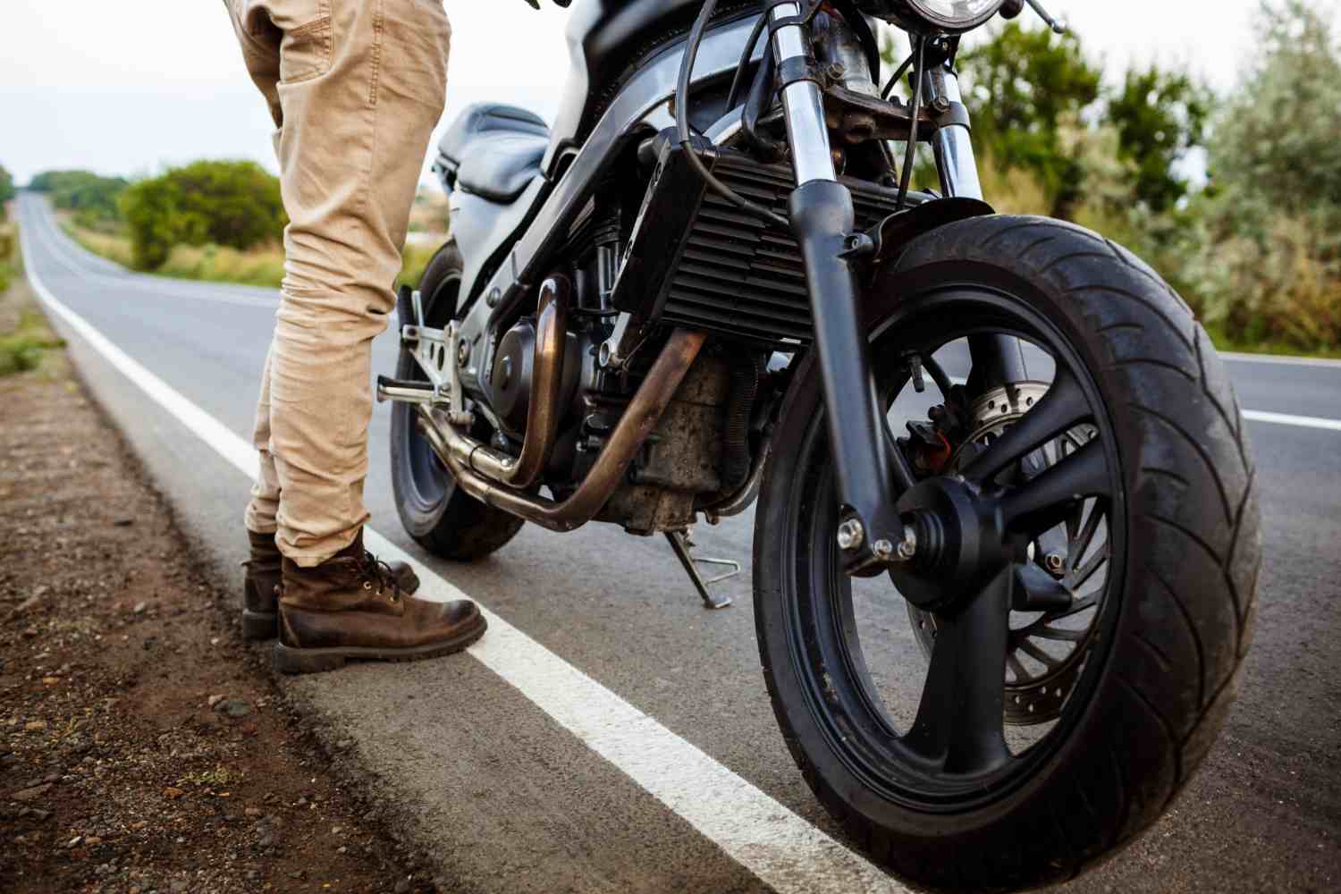 Schimb anvelope moto - ghid pentru înlocuirea cauciucurilor