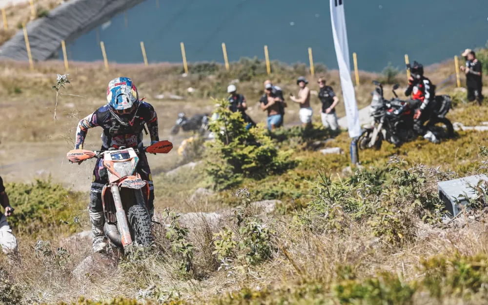 Mani Lettenbichler domină Ziua 2 la Red Bull Romaniacs 2026
