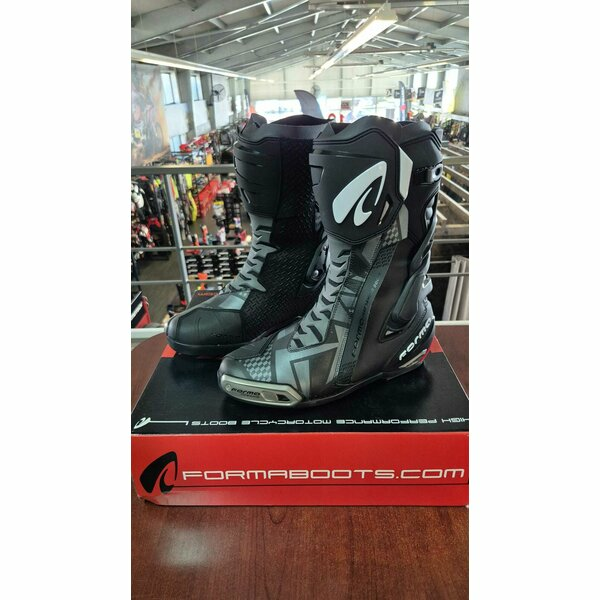 Cizme sport/touring FORMA PHANTOM - Produs RESIGILAT Negru 44, 9, nordicamoto.ro