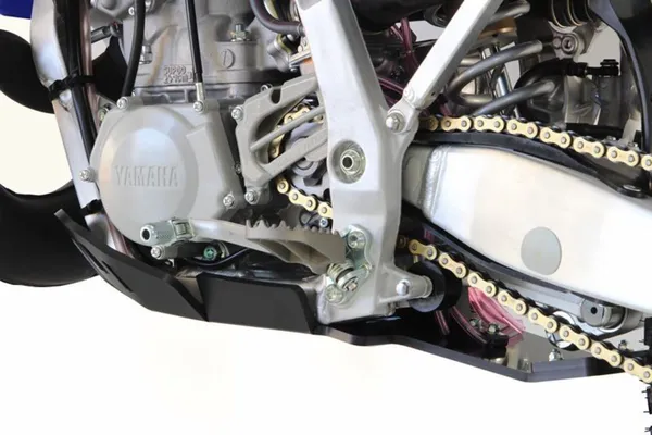 AXP Racing Xtrem motorvédő a Yamaha YZ 250/Fantic XE 300 modellekhez – fekete, 5, nordicamoto.ro