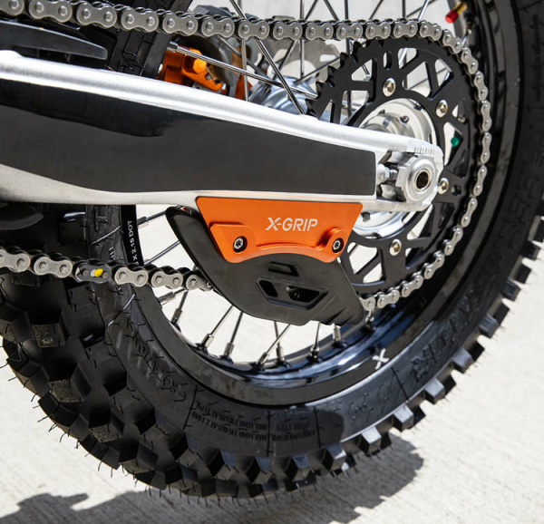 Alumínium láncvédő KTM/Husqvarna/Gas Gas 2024 TBI X-Grip fekete, 4, nordicamoto.ro