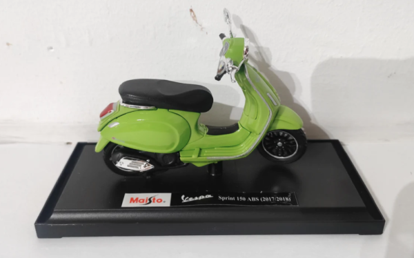 Vespa Sprint 150 ABS (2017/2018) Verde 1:18 méretarányú modell, 1, nordicamoto.ro