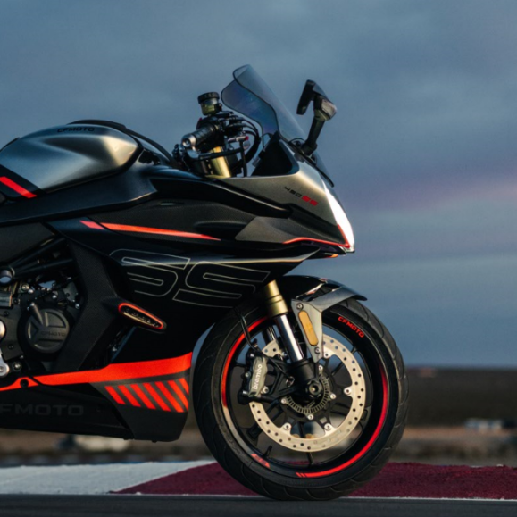 CFMOTO 450SR / 450SR-S MOTOROS RACING SZÉLÜVEG – FÜSTÖS, 3, nordicamoto.ro