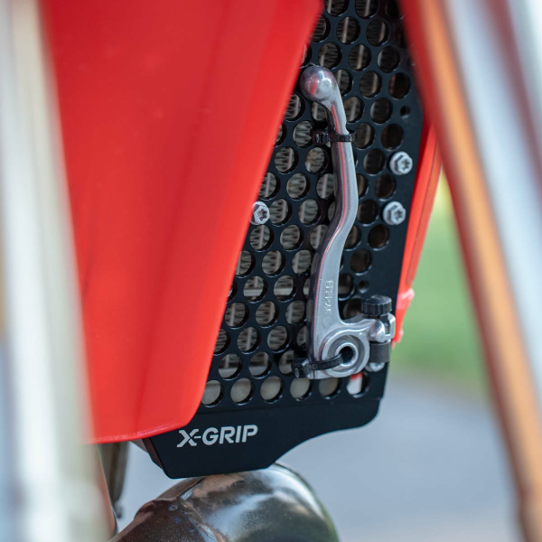 X-Grip BETA RR 2024 piros hűtővédők, 11, nordicamoto.ro