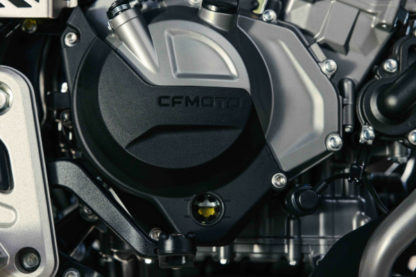 Oldalsó motorburkolat-védő szett CFMOTO 450MT modellekhez, 2024–2027 – fekete, 3, nordicamoto.ro