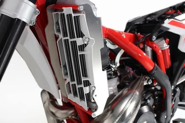 AXP Racing Beta RR 125/300/Motard '20–'23 alumínium hűtővédő, 1, nordicamoto.ro