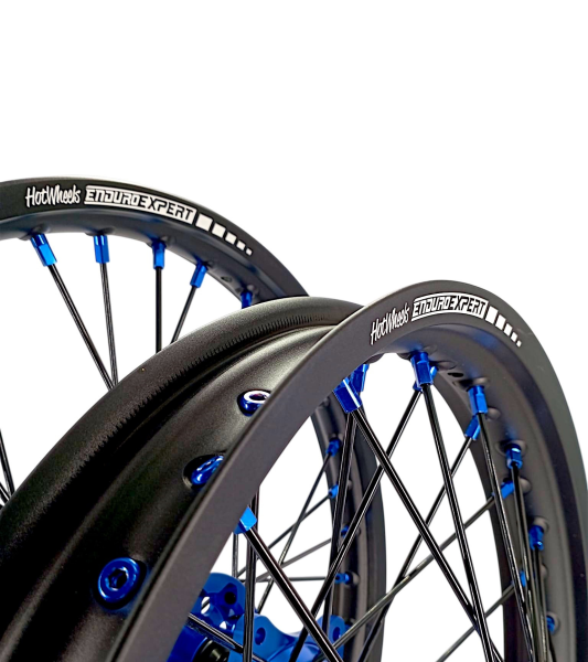 KTM/Husqvarna enduro kerékszett 21"x1,60, 22 mm-es tengely / 18"x2,15, 20 mm-es tengely, kék kerékagy – Enduro Expert SRE2118BLEE, 2, nordicamoto.ro