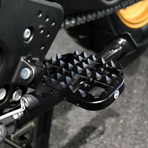 JOBB OLDALI MEGHOSSZABBÍTOTT LÉPCSŐ CFMOTO 800MT / 1000MT-X / 800MT ES – FEKETE (SKIDPROF), 6, nordicamoto.ro