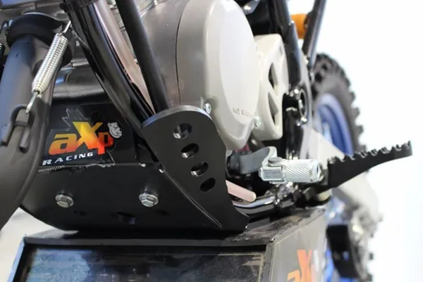 AXP Racing Yamaha YZ 85 (2019–2026) fekete motorvédő, 4, nordicamoto.ro