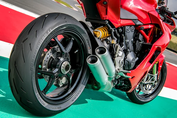 Cauciuc 200/55-17 Pirelli Diablo Rosso Corsa II, 1, nordicamoto.ro