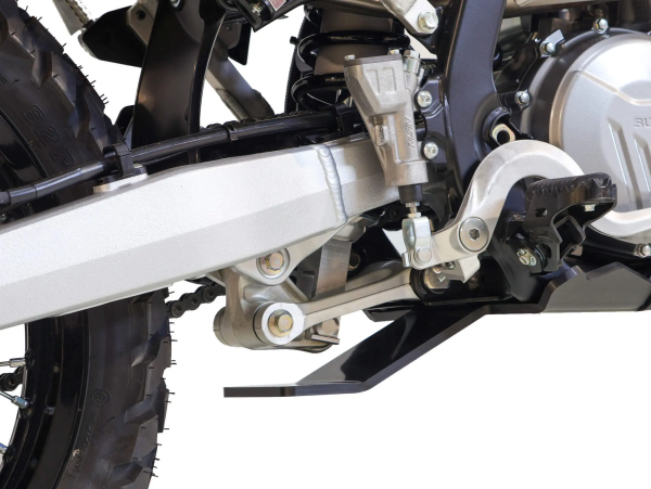 AXP Racing Xtrem Suzuki DR-Z4S 400 ABS (2025–2026) fekete motorvédő, 4, nordicamoto.ro