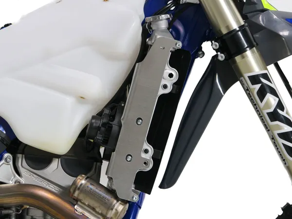 AXP Racing Sherco SEF 250/300 '24–'25 alumínium hűtővédő, 4, nordicamoto.ro