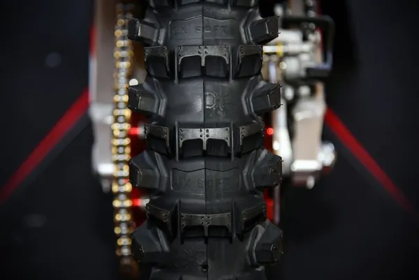 Pirelli Scorpion MX Soft 100/90-19 hátsó gumiabroncs, 2, nordicamoto.ro