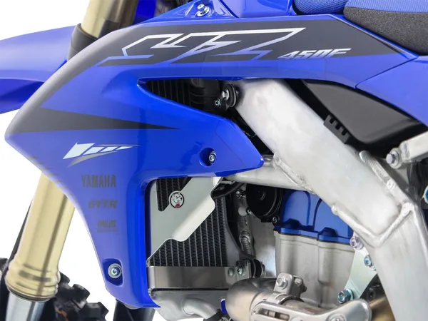 AXP Racing hűtővédő a Yamaha YZ 250F/450F/FX '23–'26 modellekhez, ezüst színű, 2, nordicamoto.ro