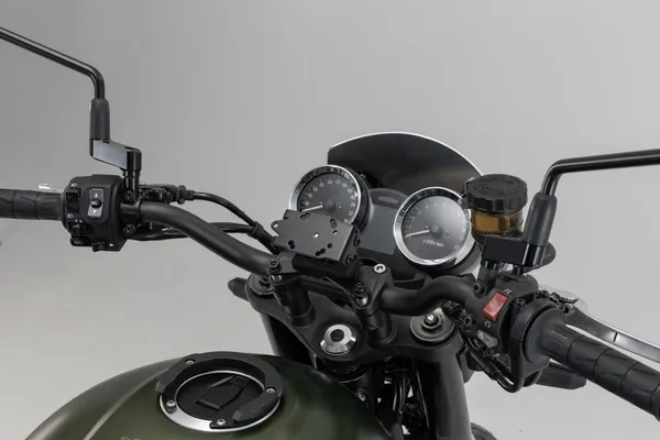 SW-MOTECH KAWASAKI Z900/Cafe 17–20 fedélzeti GPS-tartó, 1, nordicamoto.ro