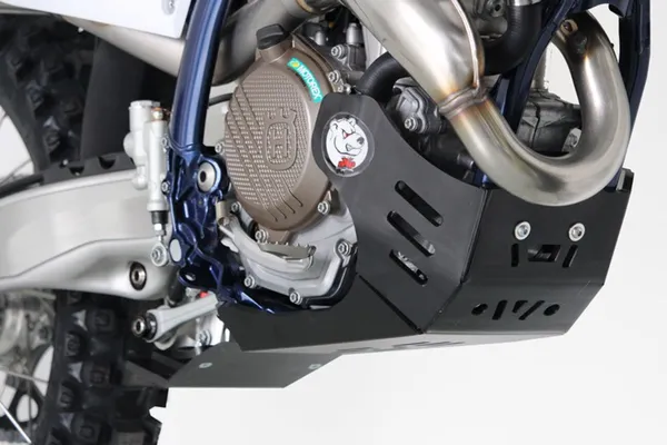 AXP Racing Xtrem motorvédő KTM/Husqvarna/Gas Gas 250F/350F négyütemű modellekhez (2023–2027), fekete, 4, nordicamoto.ro