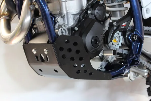 AXP Racing motorvédő KTM/Husqvarna/Gas Gas 250/350 négyütemű modellekhez (2023–2027), fekete, 2, nordicamoto.ro