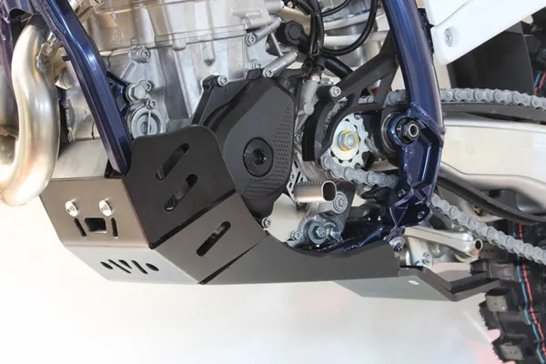 AXP Racing Xtrem motorvédő KTM/Husqvarna/Gas Gas 450/500 négyütemű modellekhez (2023–2027), fekete, 4, nordicamoto.ro