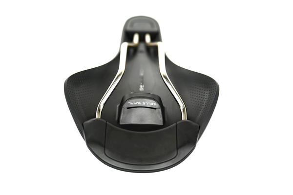 Saddle On Black, 1, nordicamoto.ro
