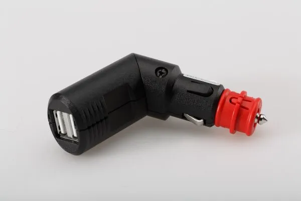 Két USB-töltőcsatlakozó univerzális csatlakozóval – elengedhetetlen kellék minden motoros felszerelésében., 2, nordicamoto.ro