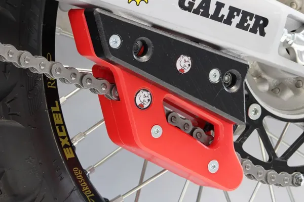 AXP Racing láncvezető védőburkolat GasGas/Husqvarna/KTM/Sherco modellekhez – fekete, 2, nordicamoto.ro