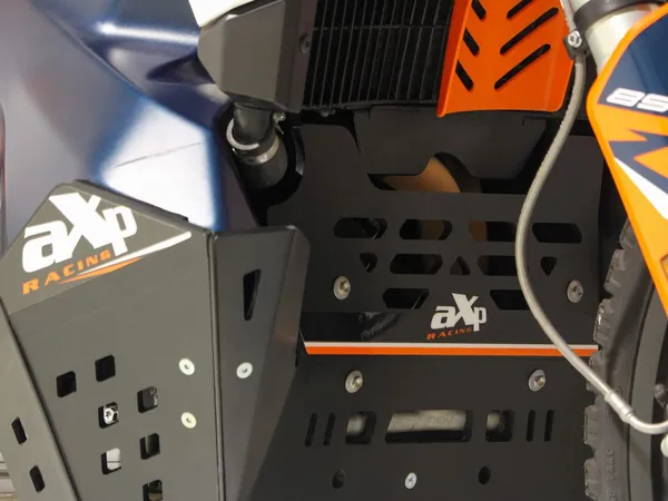 AXP Racing motorvédő a KTM Adventure 790/890/R/Rally 2019–2026-os modelljeihez, fekete, 2, nordicamoto.ro