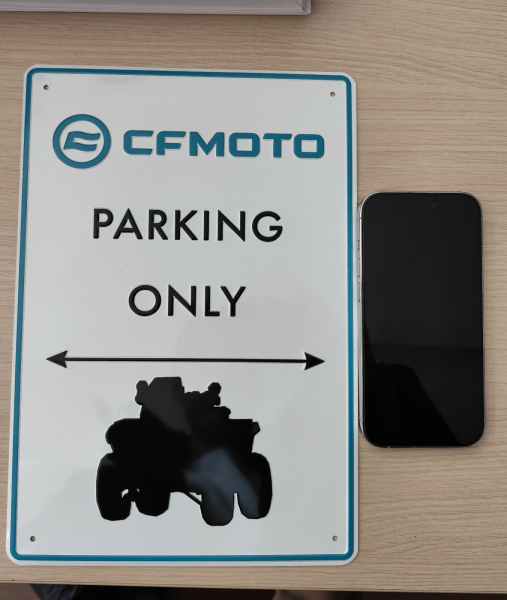 CFMOTO „ATV PARKING ONLY” díszlap – alumínium, 4, nordicamoto.ro