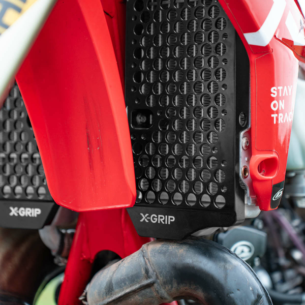 X-Grip BETA RR 2024 piros hűtővédők, 7, nordicamoto.ro