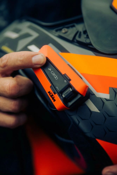Cardo Packtalk EDGE kommunikációs rendszer – KTM, 4, nordicamoto.ro