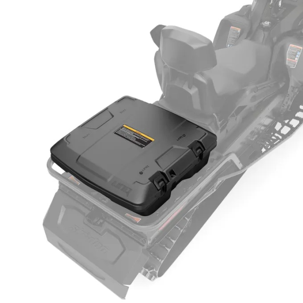 LinQ alacsony profilú, 60 literes szállítótok a Ski-Doo REV Gen5 20” és 24”, valamint a REV Gen4 (széles) 20” és 24” modellekhez, 1, nordicamoto.ro