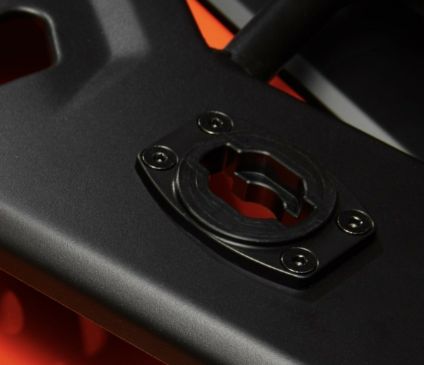 CFMOTO CF CONNECT QUICK MOUNT ADAPTÁTOR FÉM CSOMAGTARTÓHOZ – FEKETE, 5, nordicamoto.ro