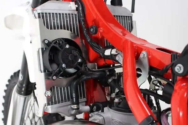 AXP Racing Beta RR 125/300/Motard '20–'23 alumínium hűtővédő, 4, nordicamoto.ro