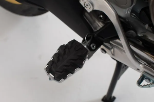 Evolution lábtartó SW – Motech fekete/ezüst FRS0111210201