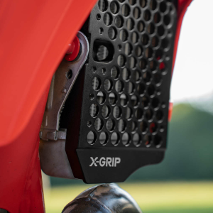 X-Grip BETA RR 2024 piros hűtővédők, 5, nordicamoto.ro