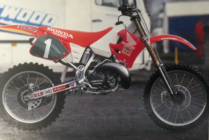 Seat Cover Team Honda Red, 2, nordicamoto.ro