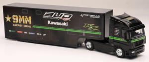 Bud Racing Kawasaki csapat teherautója, 1:43 méretarányú modell, nordicamoto.ro