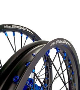 KTM/Husqvarna enduro kerékszett 21"x1,60, 22 mm-es tengely / 18"x2,15, 20 mm-es tengely, kék kerékagy – Enduro Expert SRE2118BLEE, 2, nordicamoto.ro