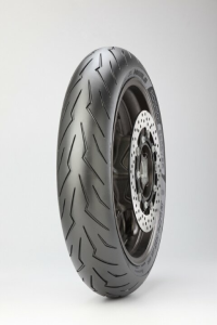 Első/hátsó gumiabroncs: 100/80 – 14 Pirelli Diablo Rosso robogó