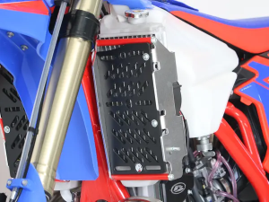 AXP Racing Xtrem Beta RR 350/480/X-Pro '24–'26 hűtővédő – fekete, 2, nordicamoto.ro