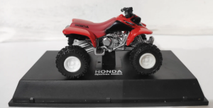 A Honda Sport Trax 1:32-es méretarányú modellje, nordicamoto.ro
