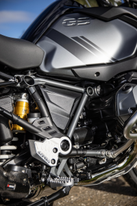 Acerbis X-Grip védők BMW R 1200 GS/R 1250 GS modellekhez (13'-24'), fekete/fehér, 2, nordicamoto.ro