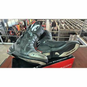 Cizme sport/touring FORMA PHANTOM - Produs RESIGILAT Negru 44, 2, nordicamoto.ro