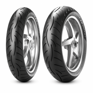 120/70ZR18 + 160/60ZR18-as Metzeler Roadtec Z8 Interact gumiabroncs-készlet