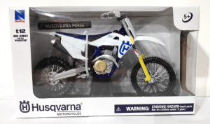 Husqvarna FC 450 játék motokrossz-modell, 1:12 méretarány, nordicamoto.ro