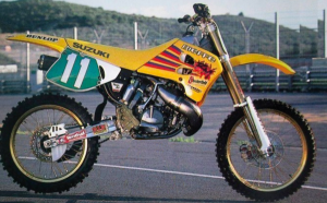 Seatcover Team Suzuki Yellow