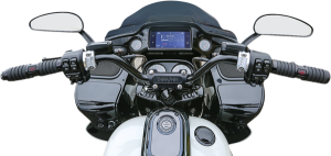 Road Glide Riser Adapter Kit Black