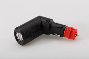 Két USB-töltőcsatlakozó univerzális csatlakozóval – elengedhetetlen kellék minden motoros felszerelésében., 2, nordicamoto.ro