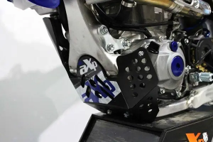 AXP Racing motorvédő a Fantic XEF 450/XXF 450/Yamaha YZ 450 F (2018–2025) modellekhez, fekete, 3, nordicamoto.ro